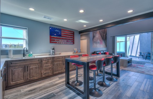 Northeast Heights Casa | Cellar 74: New Modern Wine Casita w/Hot tub