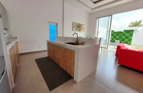 Punta Blanca Casa | Cen-Beach Vacation and Beach House Urb. Marenostro