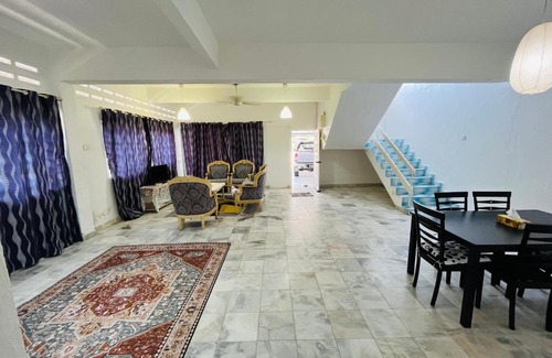 Batu Buruk Casa | Cendana Residence Homestay 5 @ Kuala Terengganu City