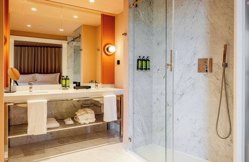Centro / Baixa Hotel | Cenica Porto Hotel, Curio Collection by Hilton