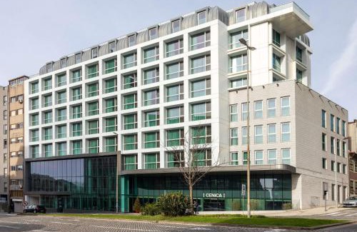 Centro / Baixa Hotel | Cenica Porto Hotel, Curio Collection By Hilton