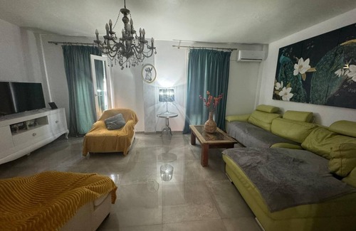 La Línea de la Concepción Casa | CASA FAMILIAR CENTRICA