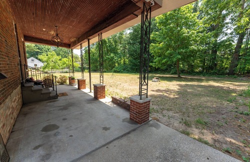 Fruitport Casa | Centrally located remodeled craftsmen home between Muskegon and Grand Haven.
