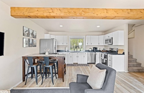 Centennial Casa | Centennial Valley Home