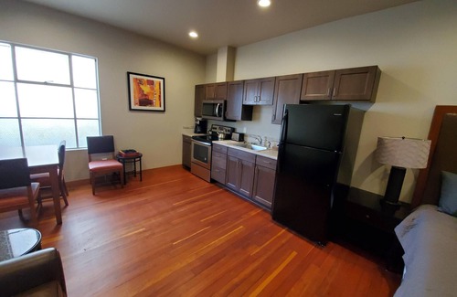 Brownstown Apartamento | Downtown Apt 206 Historic 1908 Church