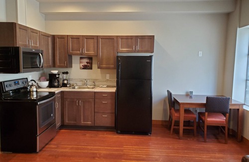 Brownstown Apartamento | Downtown Apt 207 Historic 1908 Church