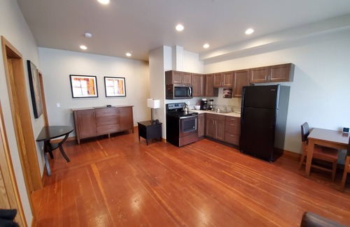 Brownstown Apartamento | Downtown Apt 207 Historic 1908 Church