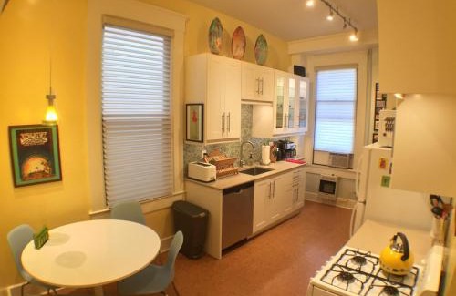 Over-the-Rhine Apartamento | Center of Action PARK ONSITE Gated on 2nd Fl