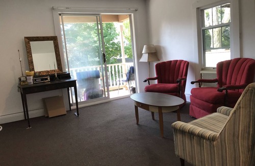 Chautauqua Casa | Center of Chautauqua Institution Second-floor Apartment