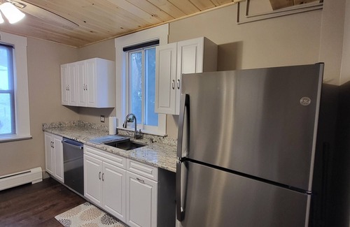 Lenox Apartamento | Center of Lenox, cozy Apartment 2-bedroom REVIEWS https:/abnb.me/kcBk7oCR6xb