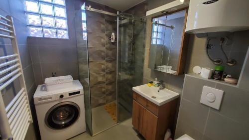 Pancevo Apartamento | Center & River Park View Guesthouse