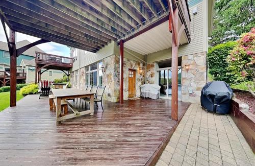 McHenry Casa | Center Stage