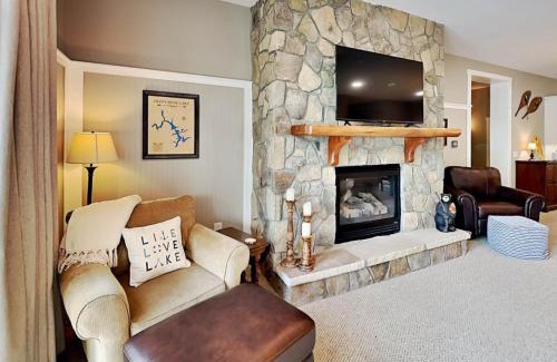 McHenry Casa | Center Stage