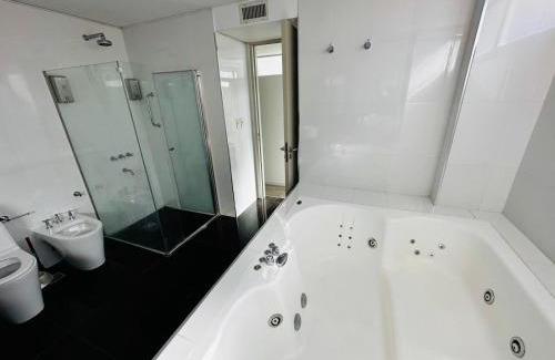 La Plata Apartamento | Center Suites con terraza privada