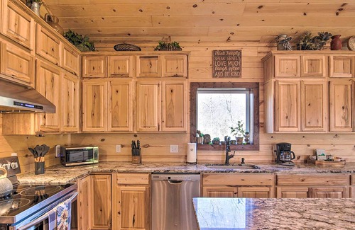 Centerville Cabina | Centerville Cabin Rental: 68 Mi to Nashville!