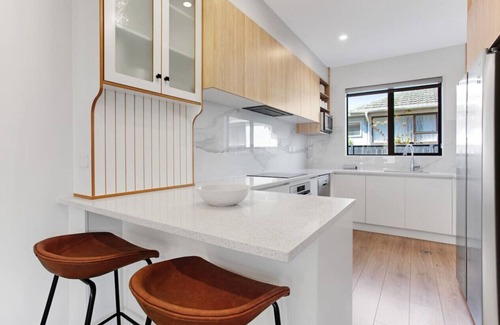 Mount Eden Casa | Central Oasis Townhouse with Parking and Air-con