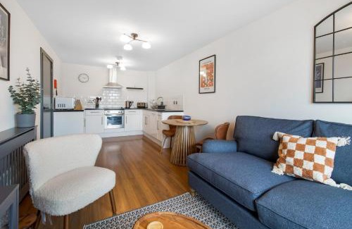 Cheltenham Apartamento | Central 1 BD + Sofa Bed in the Heart of Cheltenham!