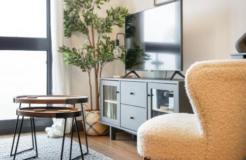 Cheltenham Apartamento | Central 1 BD + Sofa Bed in the Heart of Cheltenham!