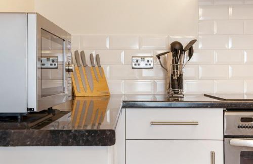 Cheltenham Apartamento | Central 1 BD + Sofa Bed in the Heart of Cheltenham!