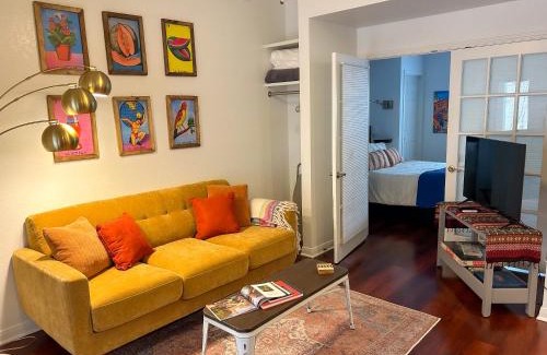 Alta Vista Apartamento | Central 1br 1ba SA Casita w full kitchen & patio
