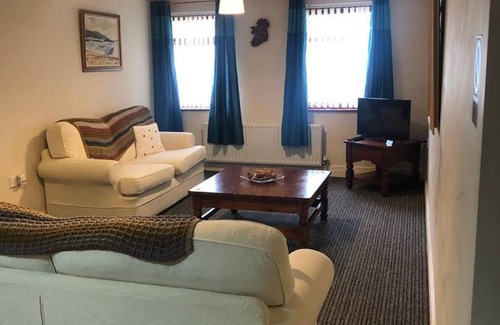 Londonderry Apartamento | Central 2 Bed Apartment Above Great Derry Pub