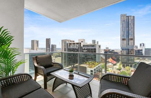 Parramatta CBD Apartamento | Central 2-Bed with Parking & Stunning Views