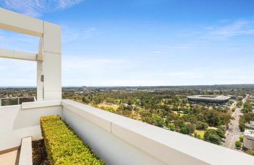 Parramatta CBD Apartamento | Central 2-Bed with Parking & Stunning Views