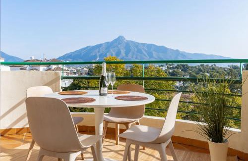 Nueva Andalucia Apartamento | Central 2 Bedroom Apartment with Stunning Views
