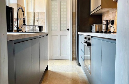 Hereford Casa | Central 2BR I Pets I Parking