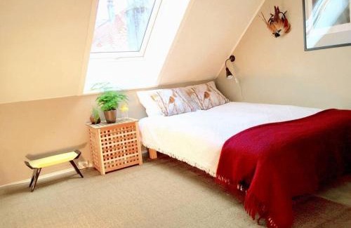 Nygard Apartamento | Central 2BR with balconies and art in historical university area