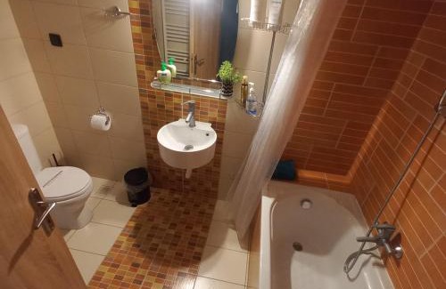 Serres Apartamento | Central 3 Modern Apartment with FREE parking