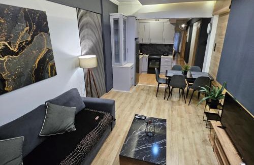 Serres Apartamento | Central 3 Modern Apartment with FREE parking
