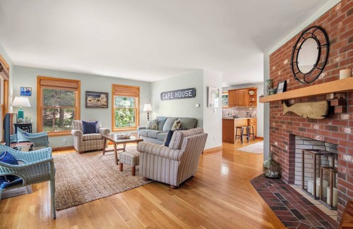 East Orleans Casa | Central AC Close to Nauset Beach!