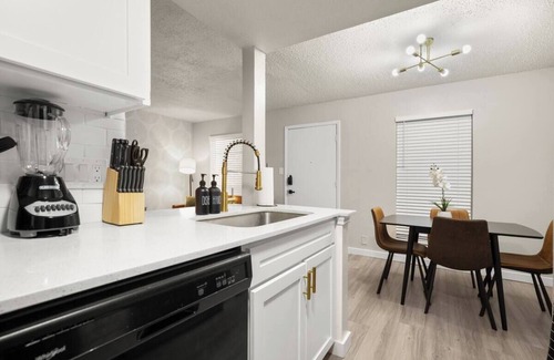 Hyde Park Apartamento | Central and Cozy condo close to Downtown and University