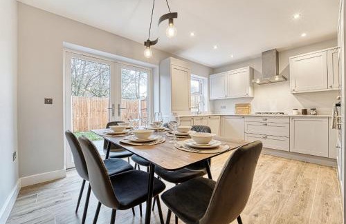 Coventry Apartamento | Central and Stylish, Garden and Parking
