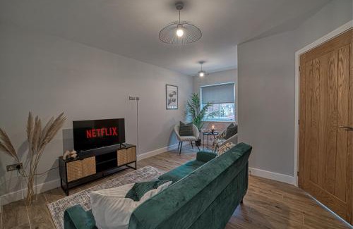 Coventry Apartamento | Central and Stylish, Garden and Parking