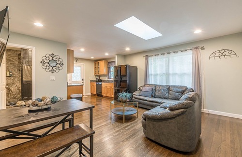 West End Casa | Central Atlanta 2BR with Driveway