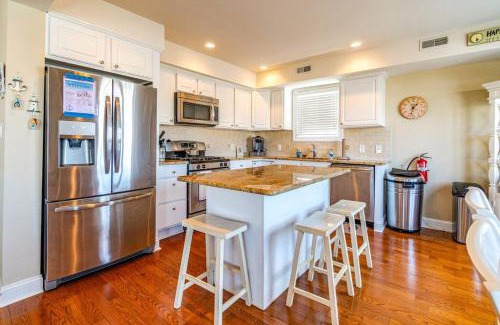North End Apartamento | Central Ave Getaway with Elevator