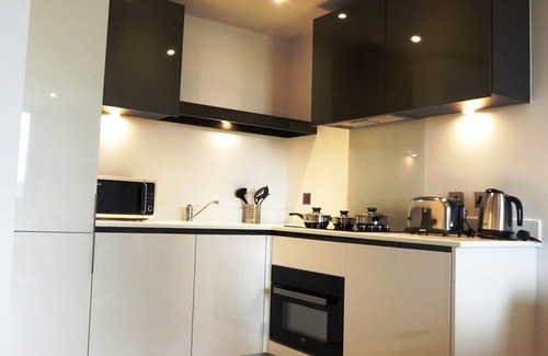 Basingstoke Apartamento | Central Basingstoke - Apartamento de lujo de 1 habitación y 1 baño - con todos los servicios