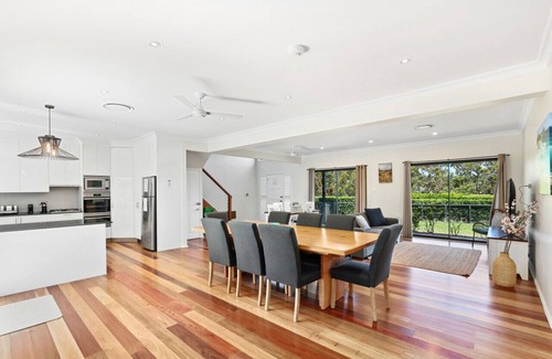 Avalon Beach Casa | Central Beach House - Pool