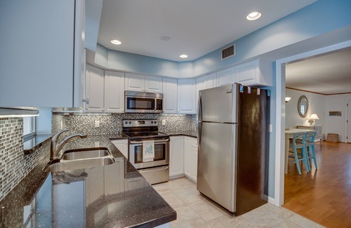 Central Beach Casa | Central Beach-Modern 2 Bedroom townhouse on Barrier Island 2-minutes to beach