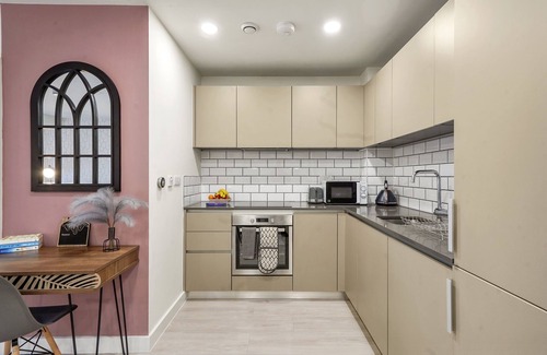 Bedford Apartamento | Central Bedford Modern Apartment with Parking, Gym