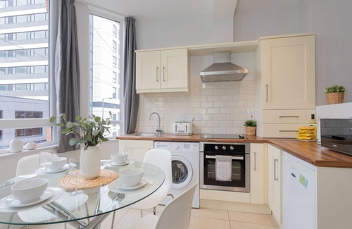 Queens Quarter Apartamento | Central Belfast Apartments: 7 Camden Street