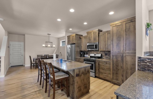 Old Farm District Casa | Central Bend 3BR | Pet-Friendly | 30+ Day Stay