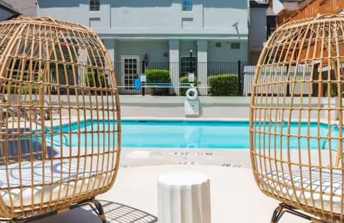 Garden Hills Casa | Central Buckhead Apartment