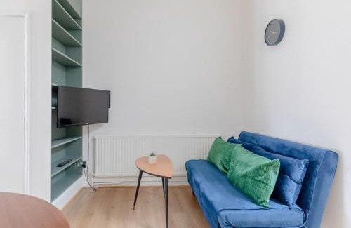 Fulham Apartamento | Central & Charmingly Curated 1BD WiFi Fulham