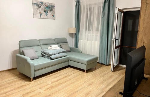 Tirgu Mures Apartamento | Central cheerful house with yard
