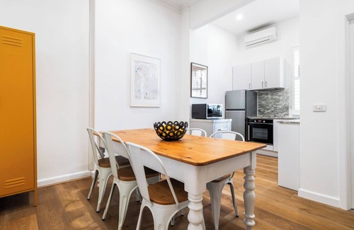 Carlton Apartamento | Central Chic & Cool Carlton Apartment on Elgin St.