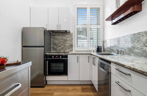 Carlton Apartamento | Central Chic & Cool Carlton Apartment on Elgin St.