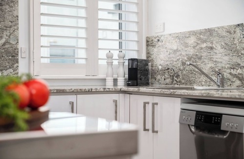 Carlton Apartamento | Central Chic & Cool Carlton Apartment on Elgin St.
